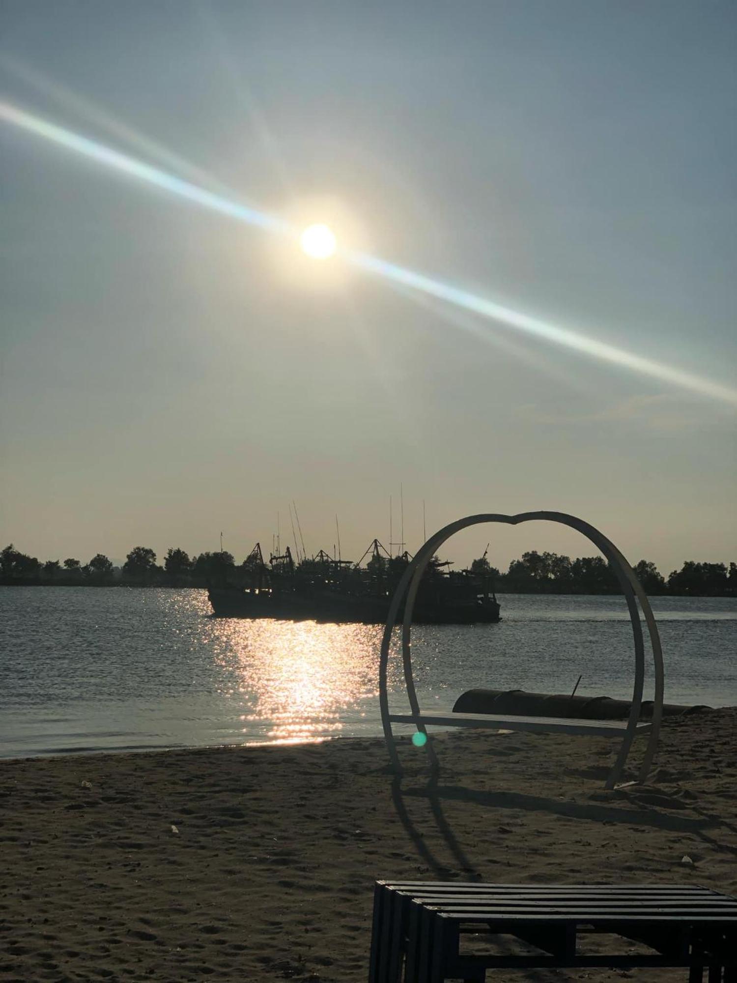 La Plage De Kampot By Lee & Hap Guest House Bagian luar foto