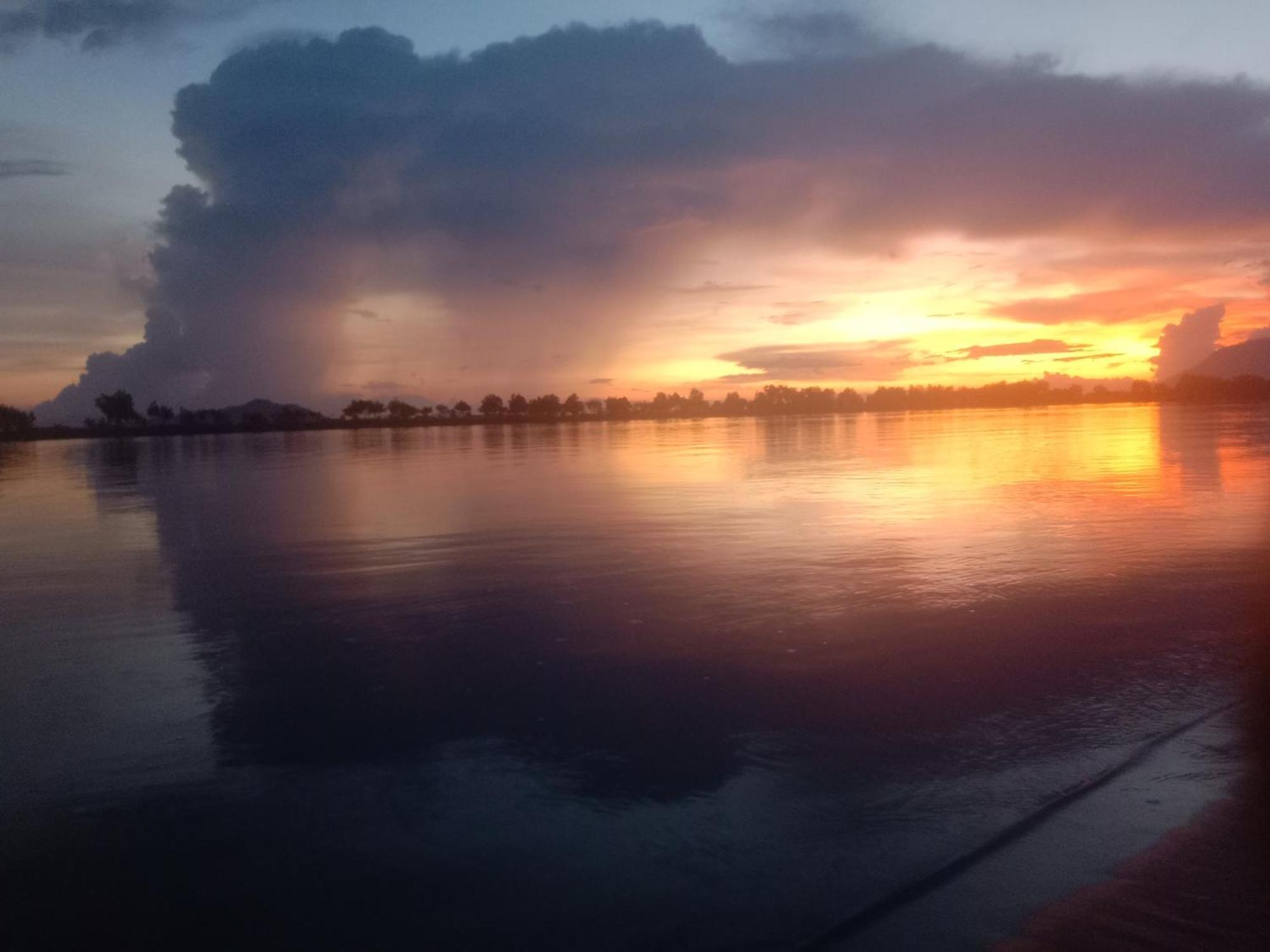 La Plage De Kampot By Lee & Hap Guest House Bagian luar foto