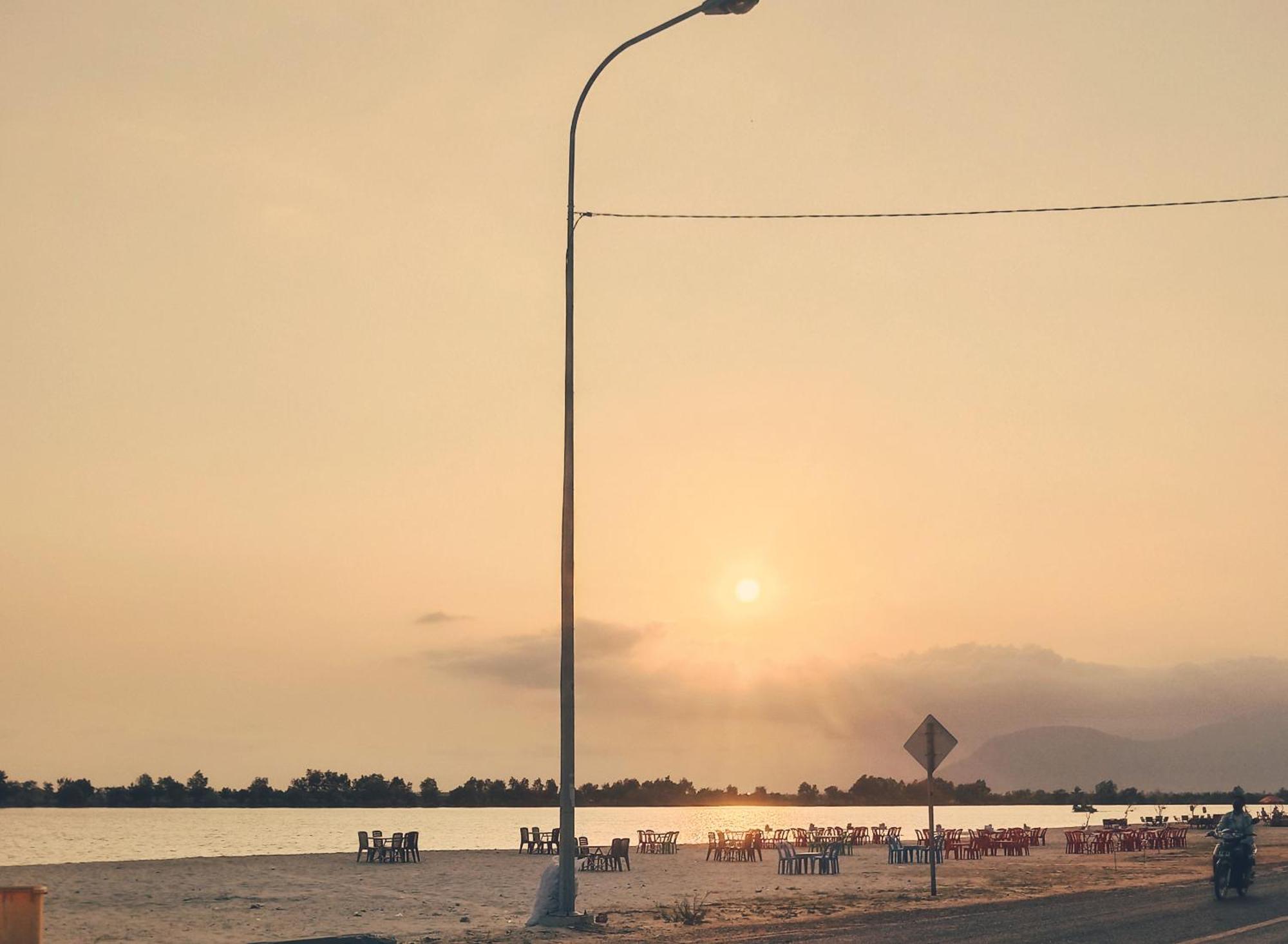 La Plage De Kampot By Lee & Hap Guest House Bagian luar foto