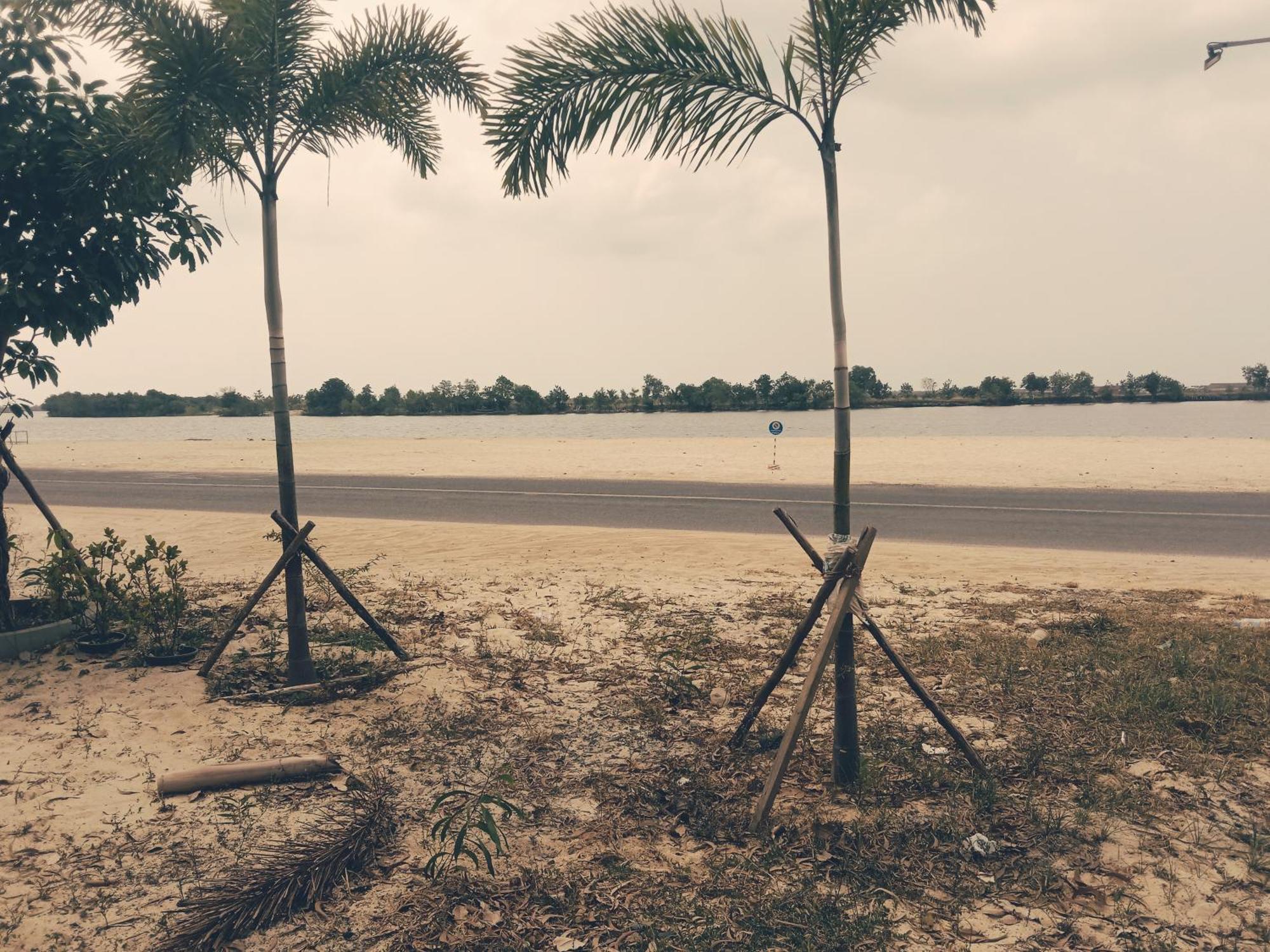 La Plage De Kampot By Lee & Hap Guest House Bagian luar foto