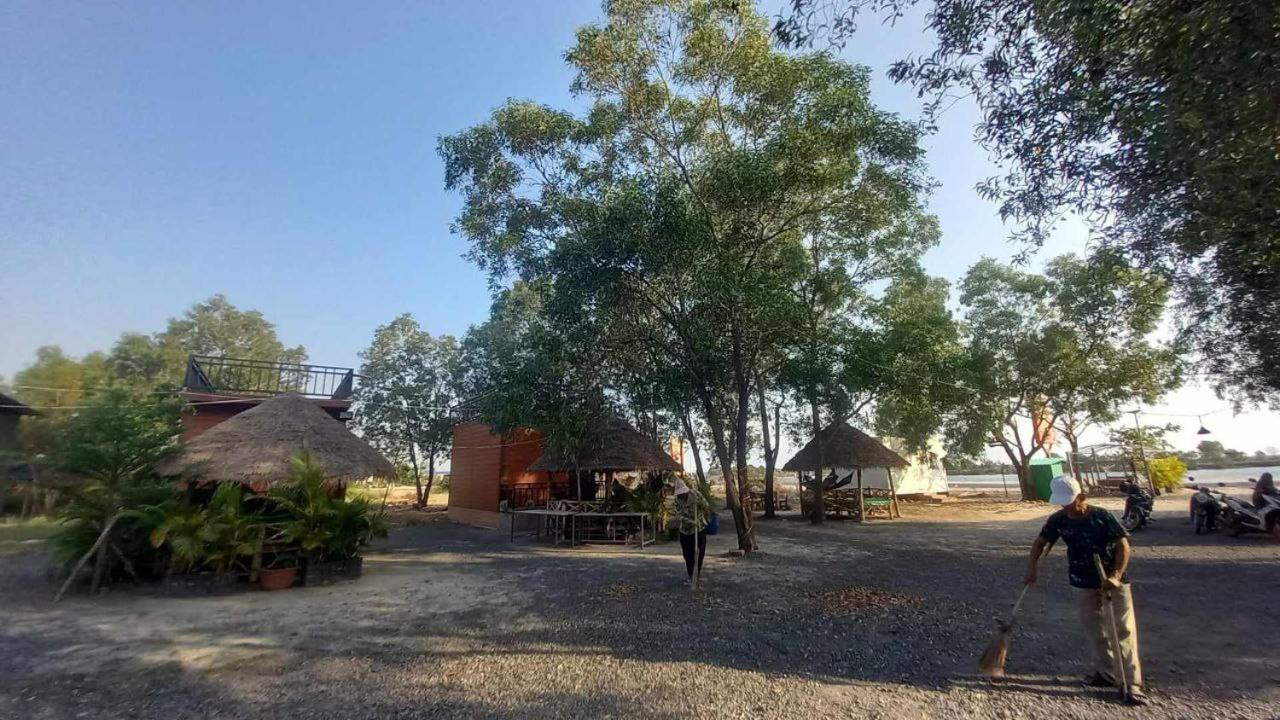 La Plage De Kampot By Lee & Hap Guest House Bagian luar foto