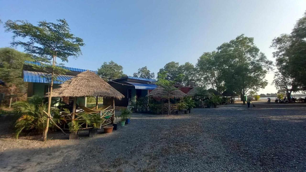 La Plage De Kampot By Lee & Hap Guest House Bagian luar foto